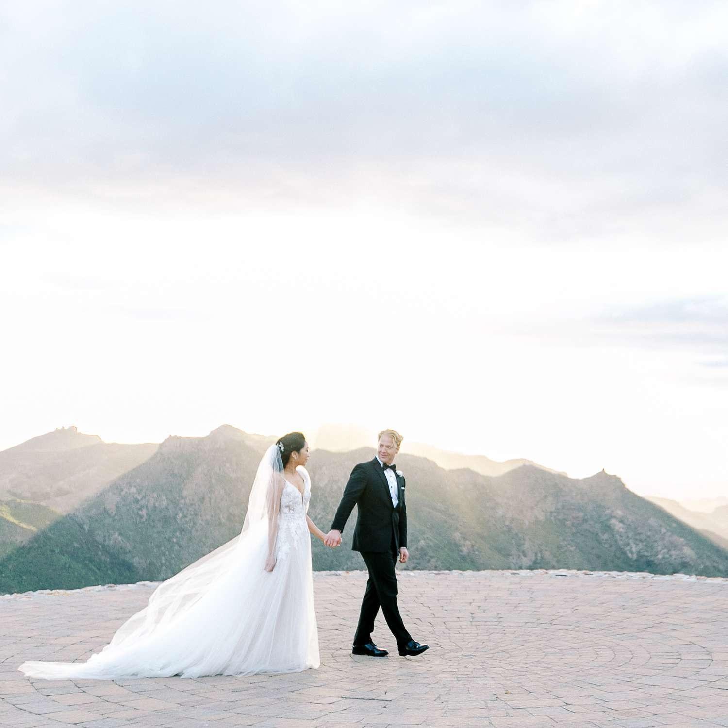 carousel-hero-element image-1